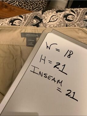 Ann Taylor Beige Capris, size 12